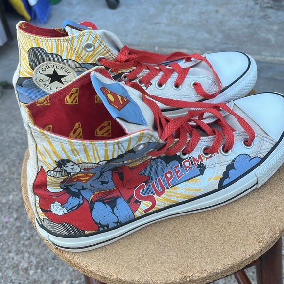 Superman converse excellent condition size 8 men’s - Picture 3 of 5